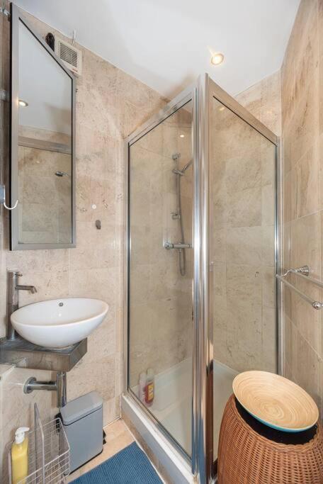 Discover London Central 2 Bedroom In Kensington المظهر الخارجي الصورة