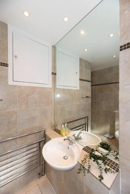 Discover London Central 2 Bedroom In Kensington المظهر الخارجي الصورة
